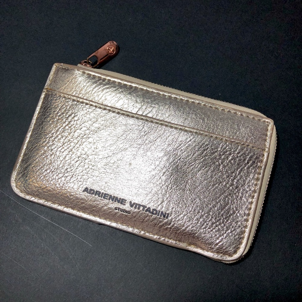 2 for 20‼️ Adrienne Vittadini rose gold wallet
